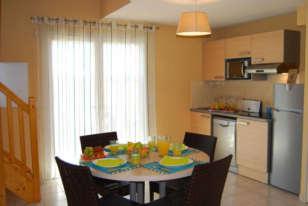 Lagrange Grand Bleu Vacances - Residence Le Mas De Torreilles Kamer foto