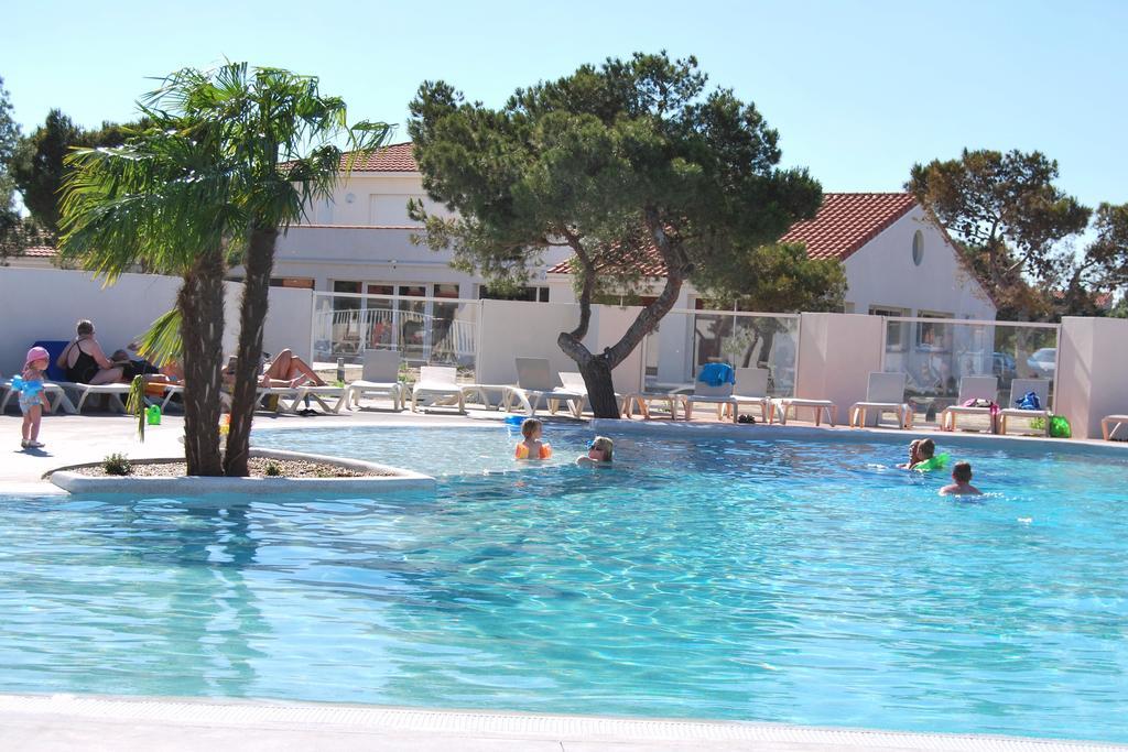 Lagrange Grand Bleu Vacances - Residence Le Mas De Torreilles Buitenkant foto
